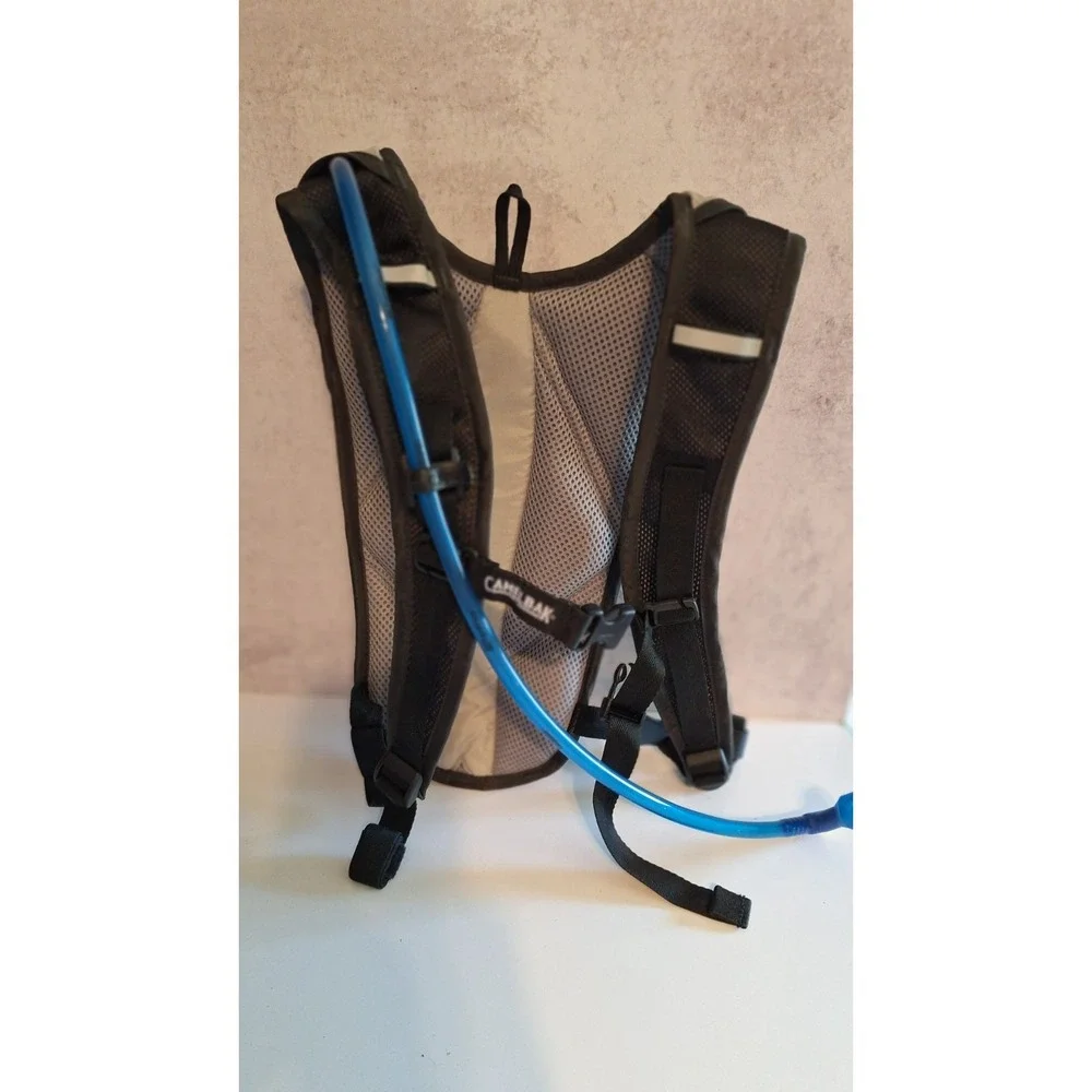 CAMELBAK ROGUE 2L HYDRATION BACKPACK GRAY CYCLING HIKING PACK BAG